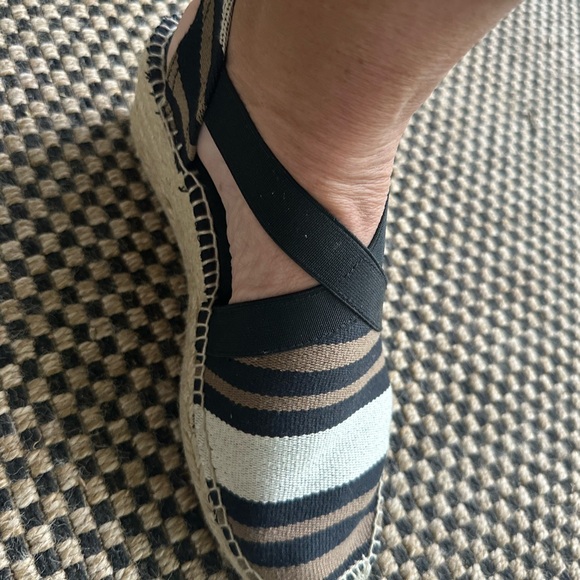 TONI PONS- closed toe espadrille/overlapping stretchy straps, slingback strap - Picture 4 of 11